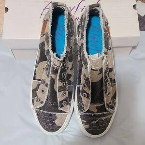 Blowfish Malibu Play Slip On Sneaker